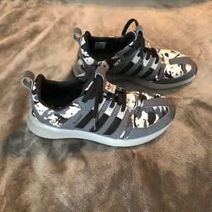 EUC Adidas camo sneakers